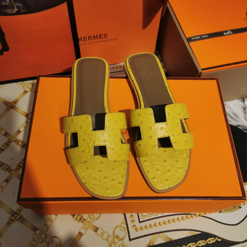 Hermes sandals Style 124 - top view showing design