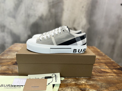 Burberry shoes Style 306 - texture and material detail