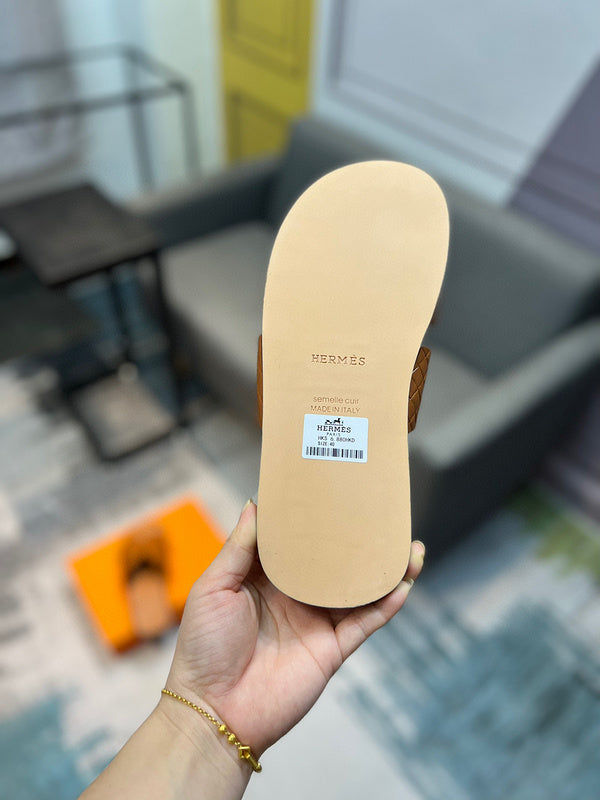 Hermès Beige Loafer Flats - Side Profile View