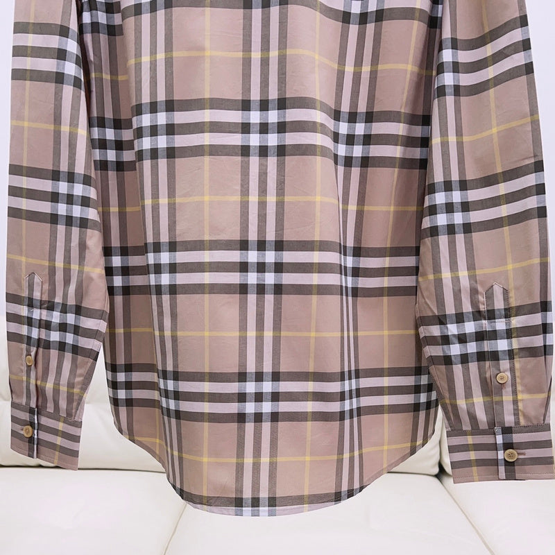 Front view of Burberry luxury piece style No.070