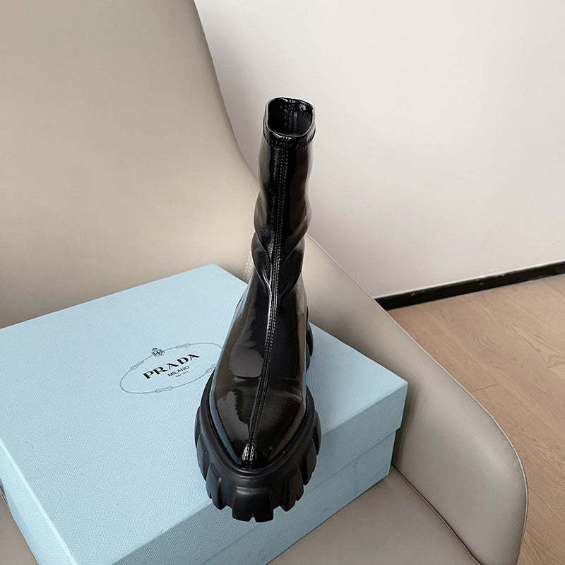 Side profile view of Prada luxury piece style No.125