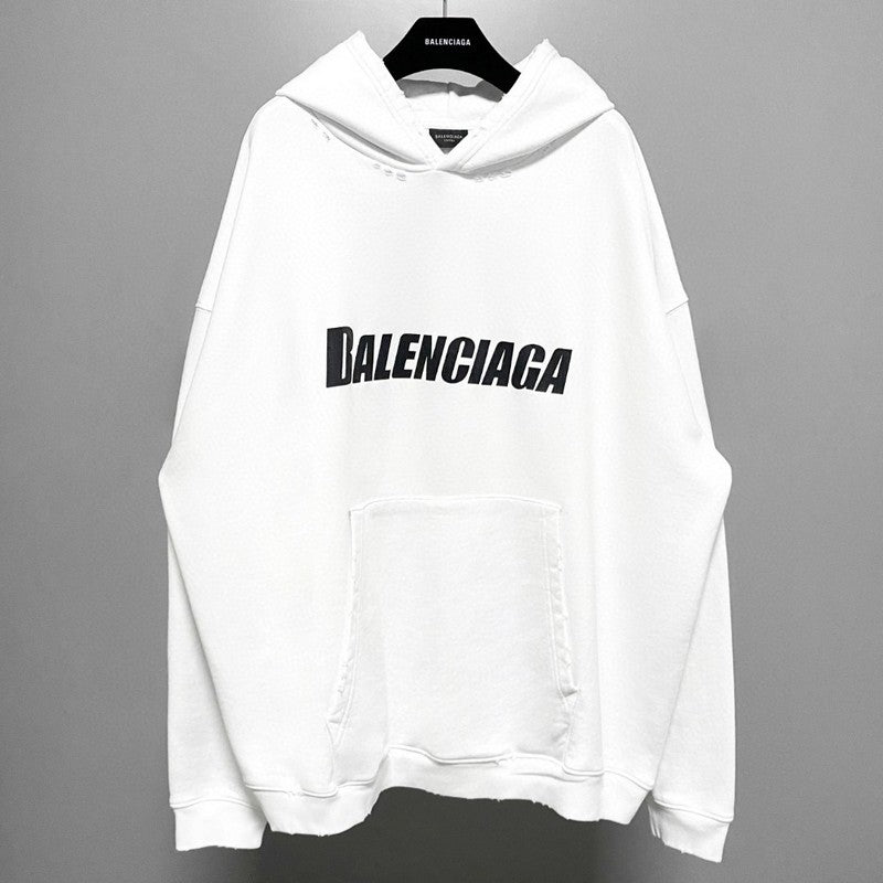 Side profile view of Balenciaga luxury piece style No.363