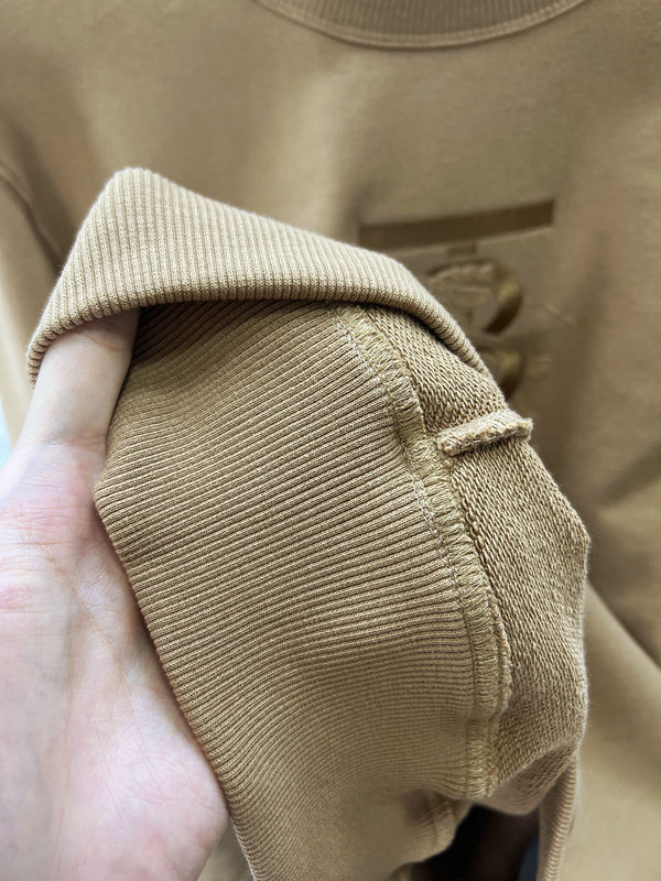 Styling view of Burberry luxury piece style No.338