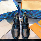 Three-quarter angle view of Louis Vuitton luxury piece style No.143