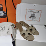 Hermès Beige Crisscross Strap Sandals - Heel Detail View