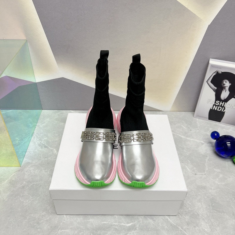 Givenchy shoes Style 154 - logo and branding close-up