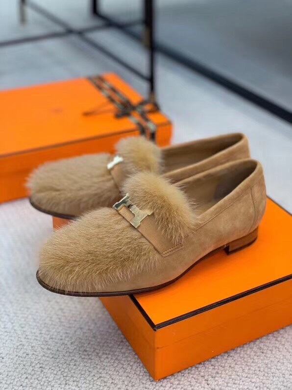 Hermès White Chelsea Boots - Toe Detail View
