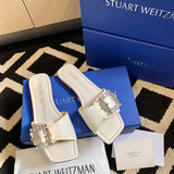 Styling view of Saint Laurent luxury piece style No.117