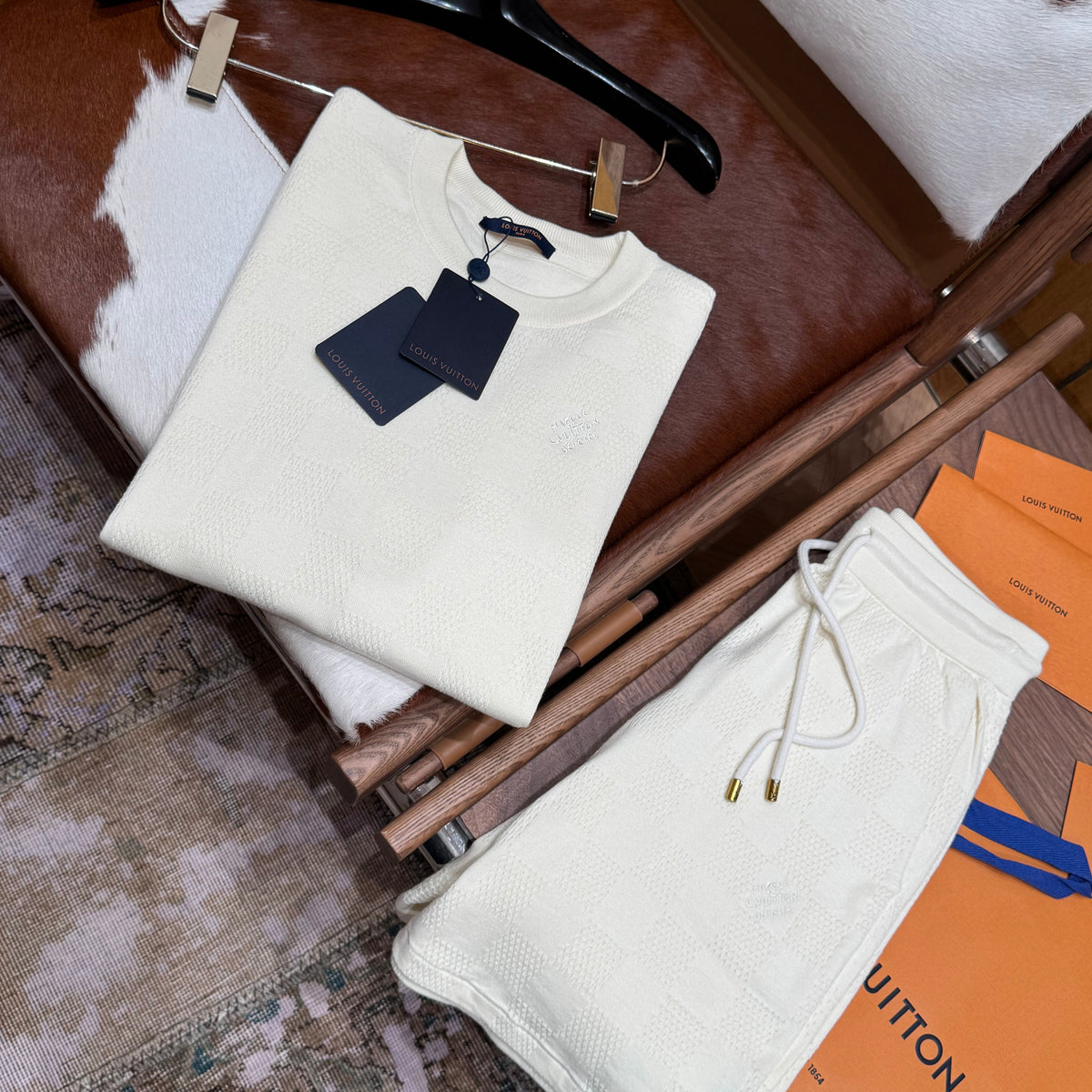 Louis Vuitton T-Shirts- Louis Vuitton Lou T-shirt Premium Designer Cotton T-Shirt