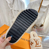 Louis Vuitton shoes Style 330 - texture and material detail