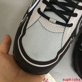 Dior shoes Style 011 - logo and branding close-up