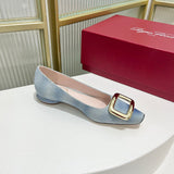 Styling view of Roger Vivier luxury piece style No.103