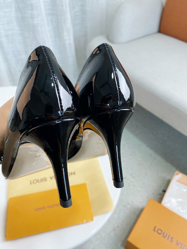Louis Vuitton shoes Style 184 - back heel detail