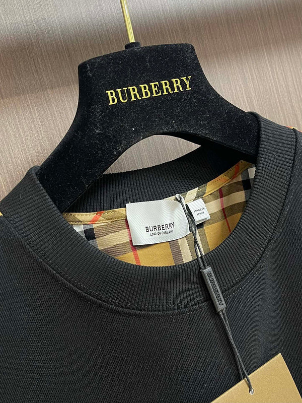 Texture and finish detail of Burberry luxury piece style No.444