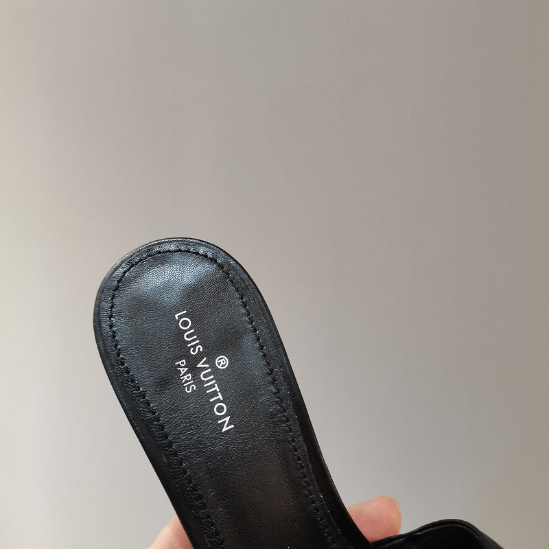 Louis Vuitton Grey Platform Heels - Close-Up Texture View