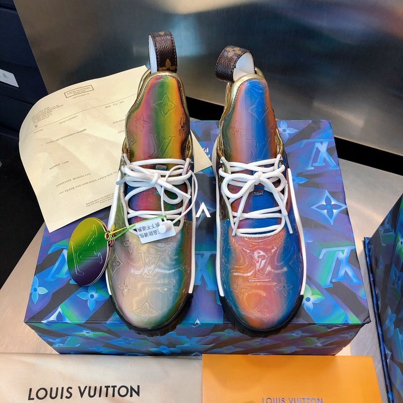 Styling view of Louis Vuitton luxury piece style No.153
