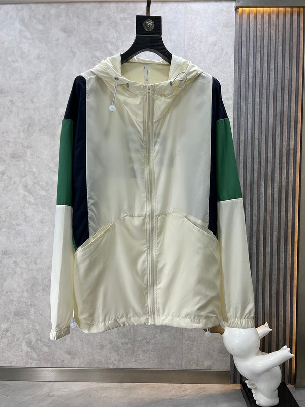 Side profile view of Balenciaga luxury piece style No.221