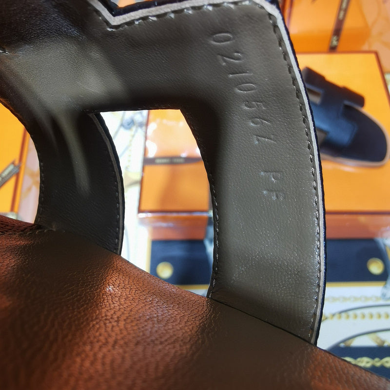 Hermes sandals Style 105 - logo and branding close-up