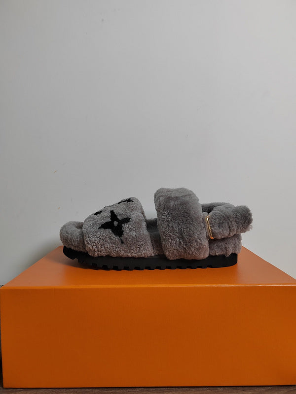 Louis Vuitton shoes Style 331 - sole and craftsmanship detail
