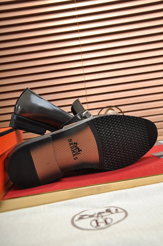 Hermes shoes Style 068 - top view showing design