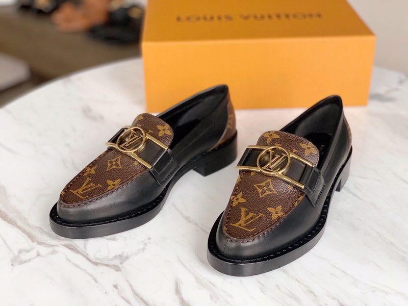 Louis Vuitton designer shoes full view