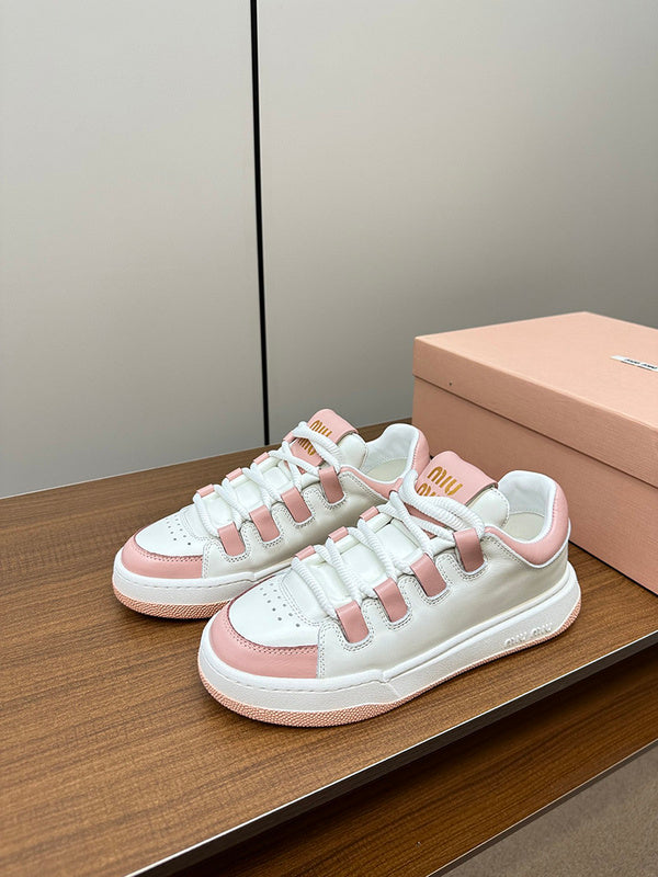 Full silhouette view of Miu Miu luxury piece style No.136
