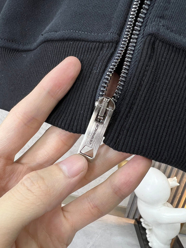 Styling view of Burberry luxury piece style No.410