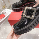 Front view of Roger Vivier luxury piece style No.055