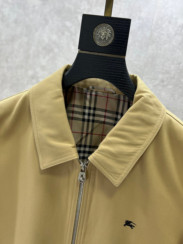 Back view of Burberry luxury piece style No.421