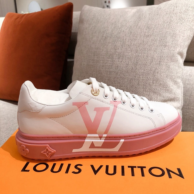 Back view of Louis Vuitton luxury piece style No.179