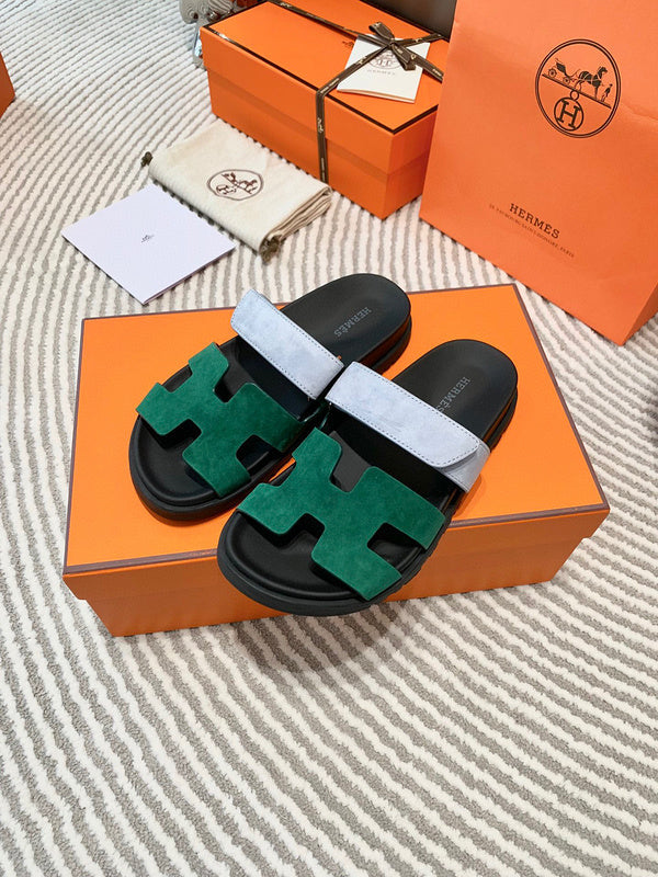 Hermès Red Flat Thong Sandals - Angled View