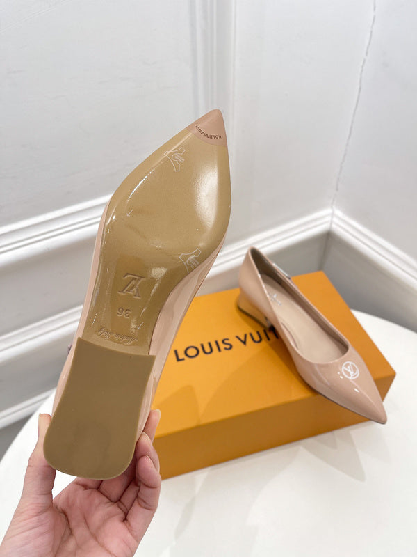 Louis Vuitton shoes Style 421 - side profile detail (alternate angle)