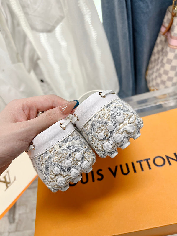 Louis Vuitton shoes Style 320 - top view showing design