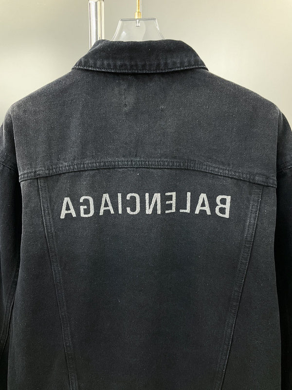 Texture and finish detail of Balenciaga luxury piece style No.223