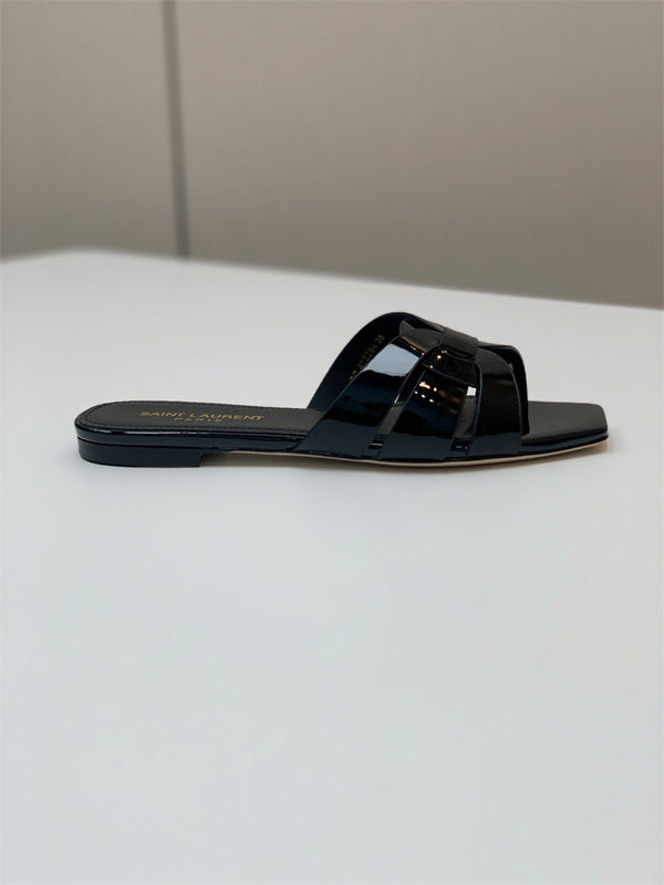Full silhouette view of Saint Laurent luxury piece style No.085