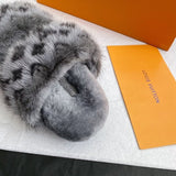 Front view of Louis Vuitton luxury piece style No.161