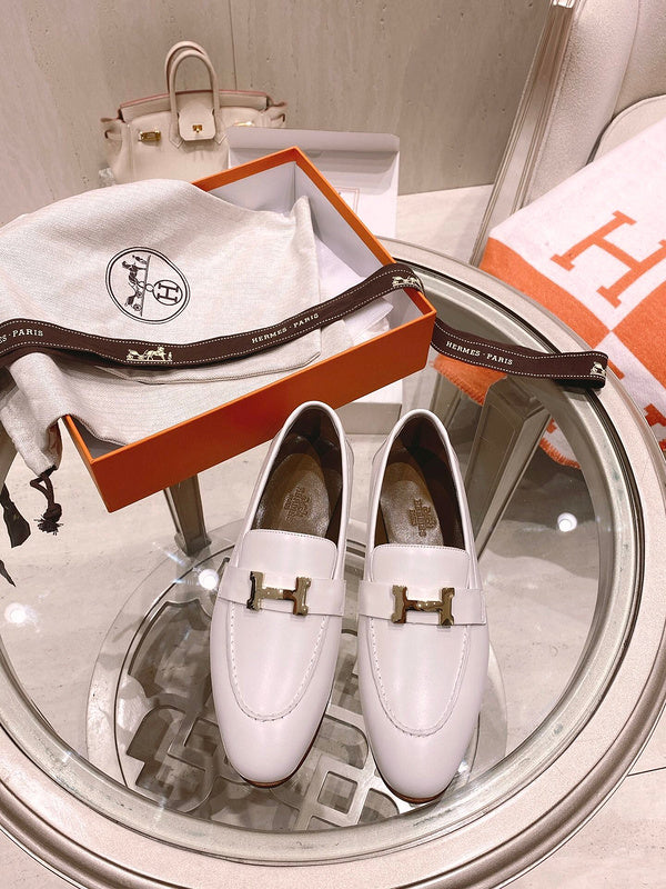 Hermès Grey Bow-Detail Flats - Toe Detail View