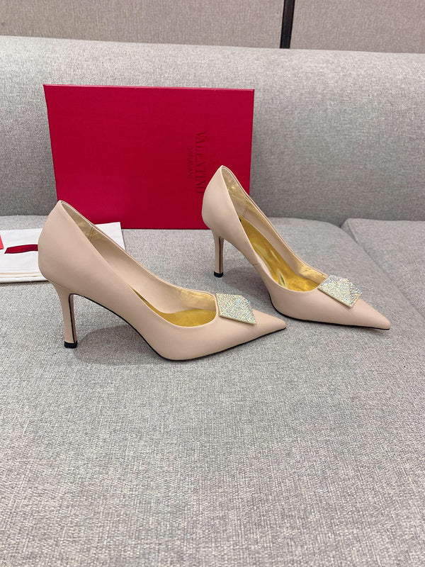Side profile view of Valentino Garavani luxury piece style No.226