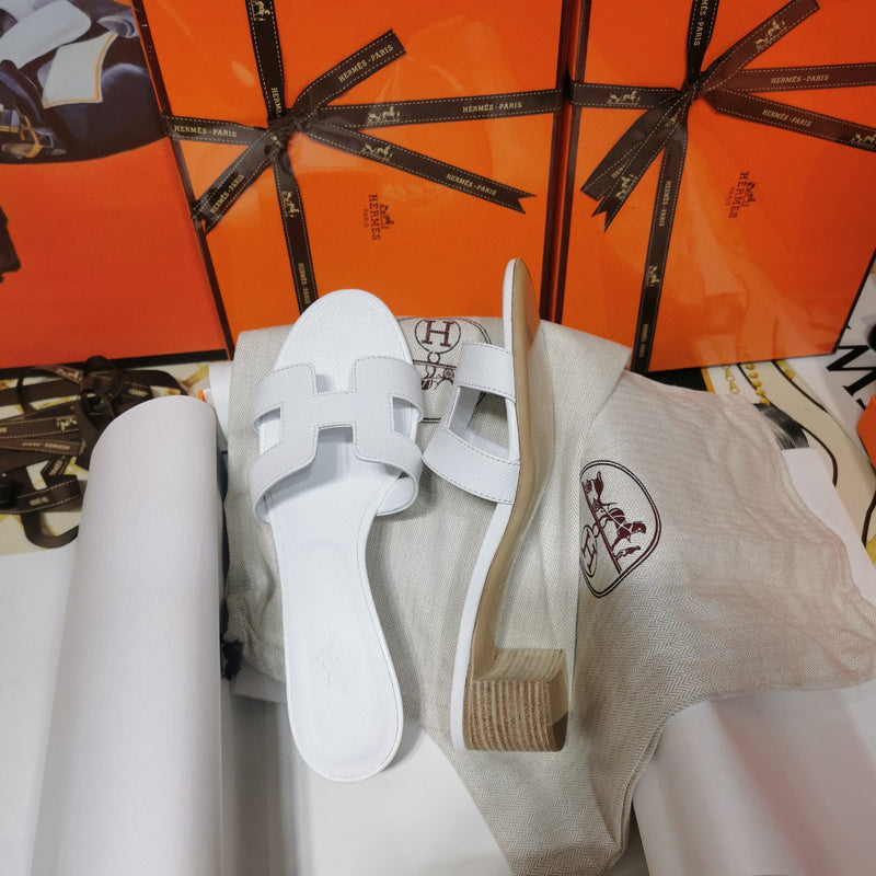 Hermes sandals Style 014 - top view showing design
