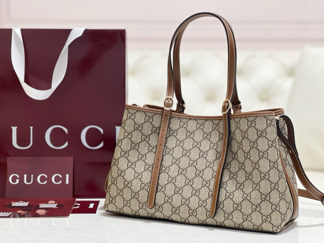 Gucci Emblem Small Tote Bag detail shot – designer craftsmanship and quality