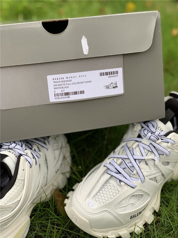 Balenciaga shoes Style 376 - interior and comfort detail