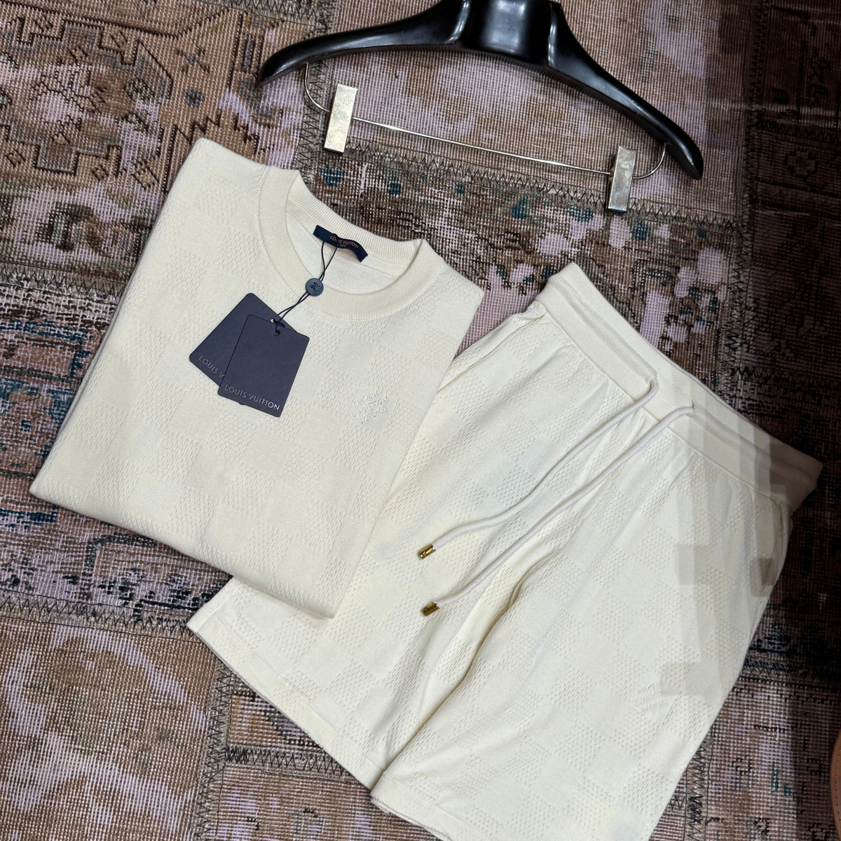 Louis Vuitton T-Shirts- Louis Vuitton Lou T-shirt Premium Designer Cotton T-Shirt
