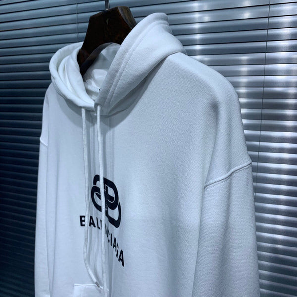 Three-quarter angle view of Balenciaga luxury piece style No.290