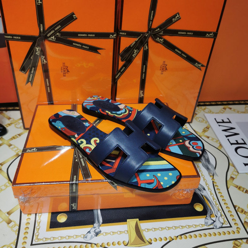 Hermes sandals Style 023 - top view showing design