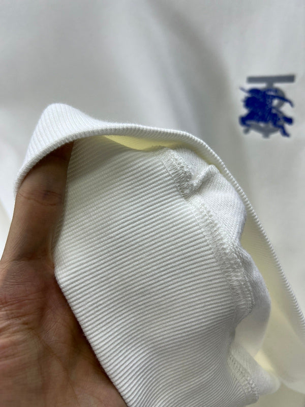 Styling view of Burberry luxury piece style No.336