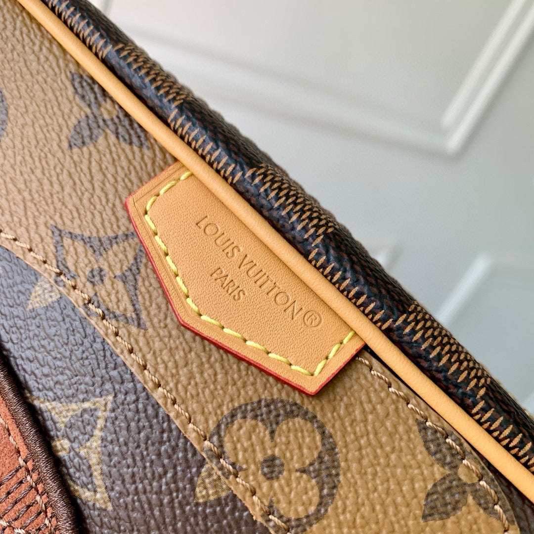 Velouxe Wallets?  Velouxe Lou Trocadero Wearable Wallet Elegant Everyday Leather Wallet