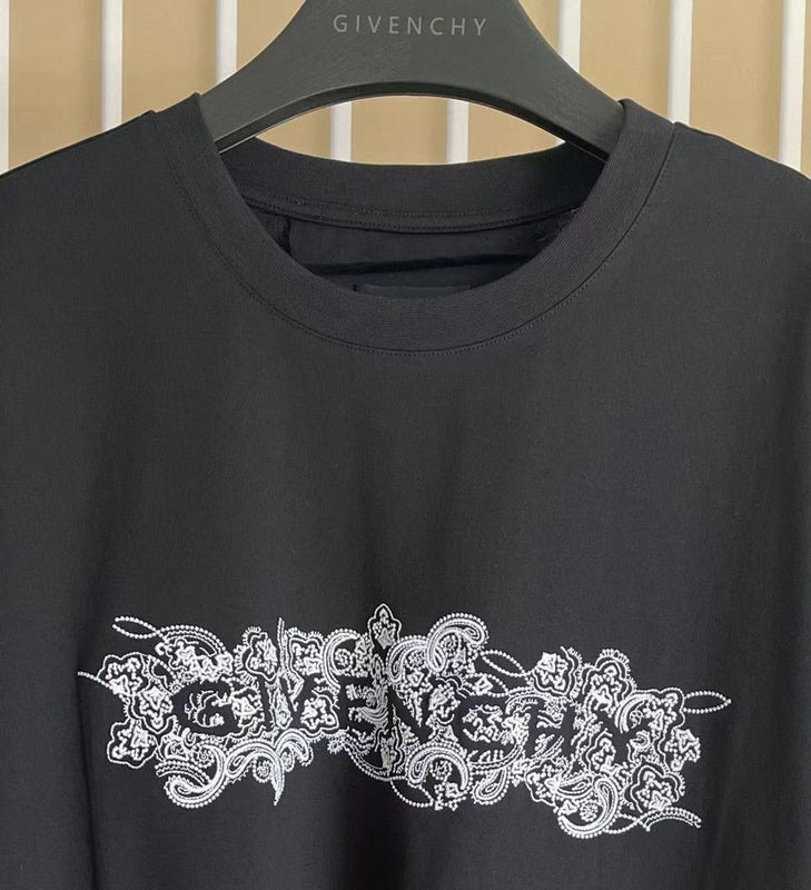 Three-quarter angle view of Givenchy luxury piece style No.162