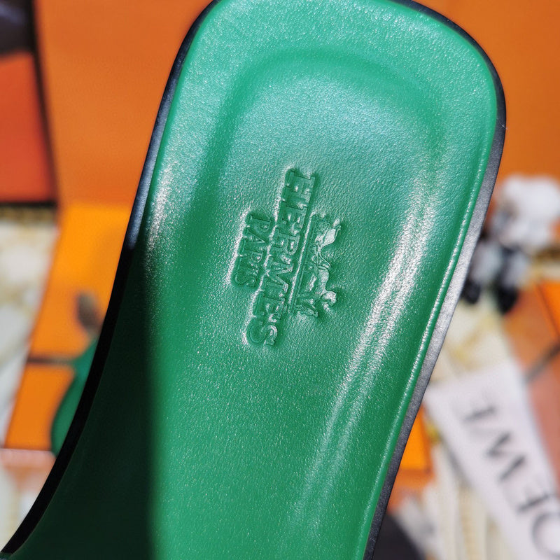 Hermes sandals Style 057 - logo and branding close-up