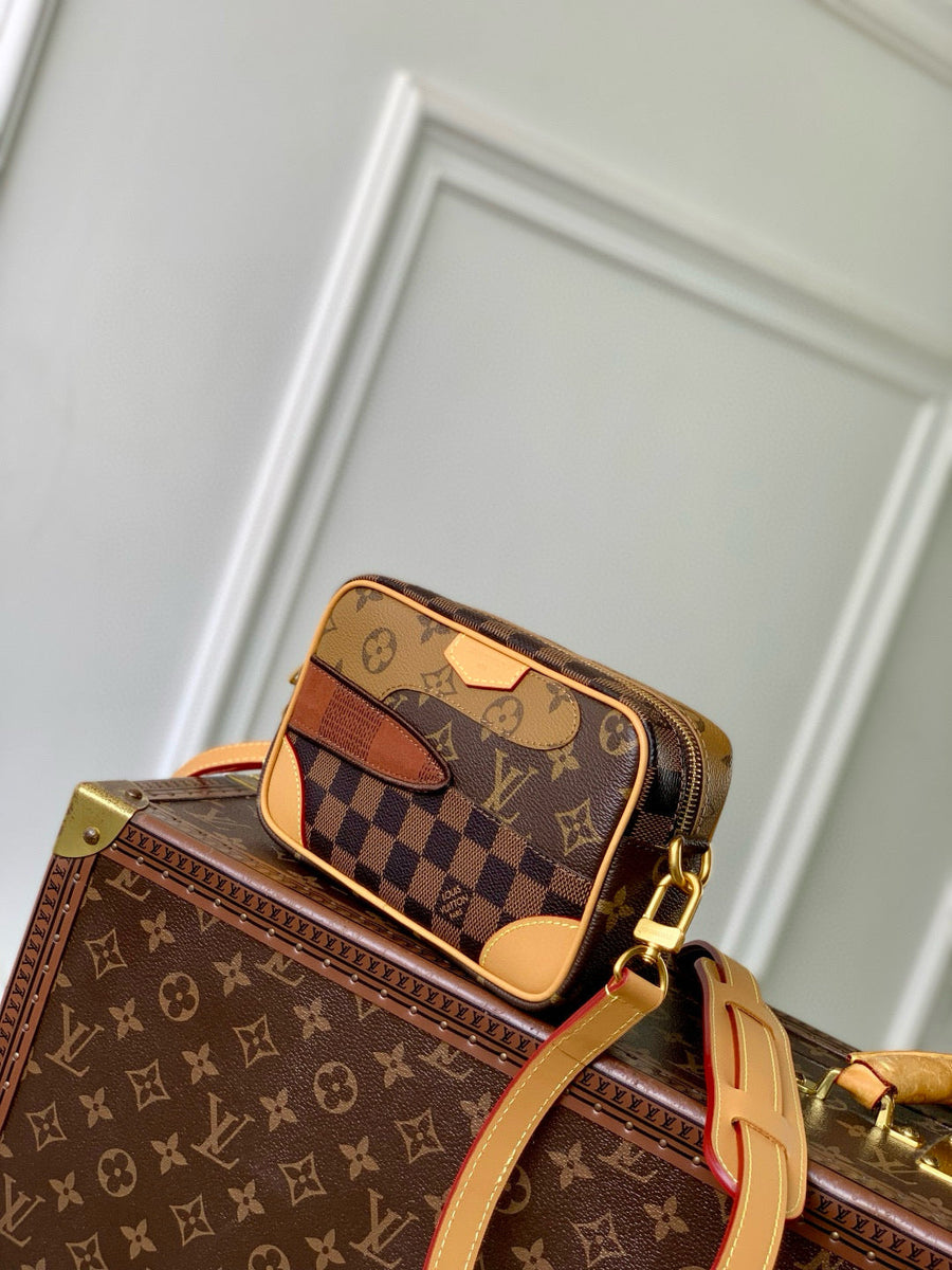 Velouxe Wallets?  Velouxe Lou Trocadero Wearable Wallet Elegant Everyday Leather Wallet