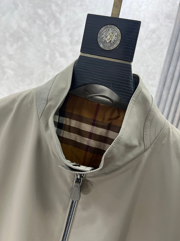 Back view of Burberry luxury piece style No.371